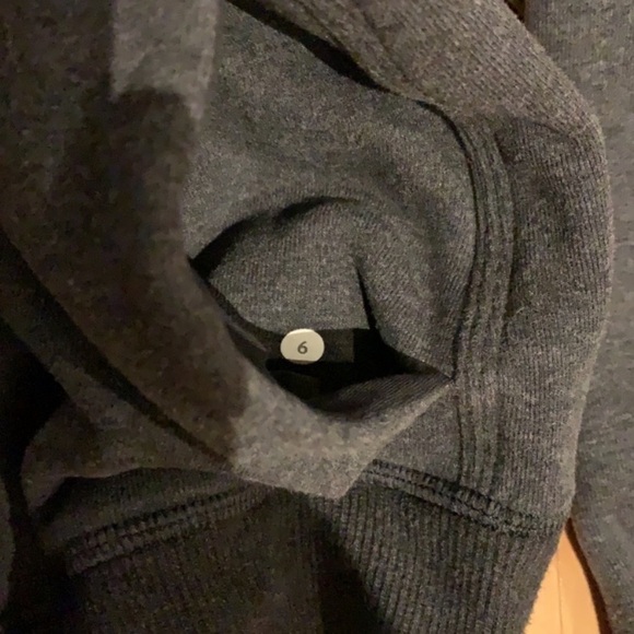 VEUC Lululemon Hug it Out Full Zip Up Dark Grey Sweatshirt / Jacket - size 6 - Picture 10 of 17